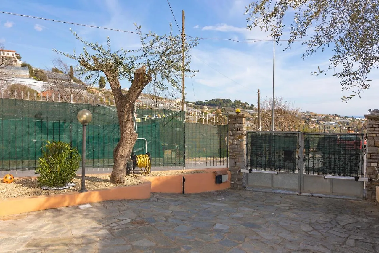 Appartamento indipendente in villa Sanremo