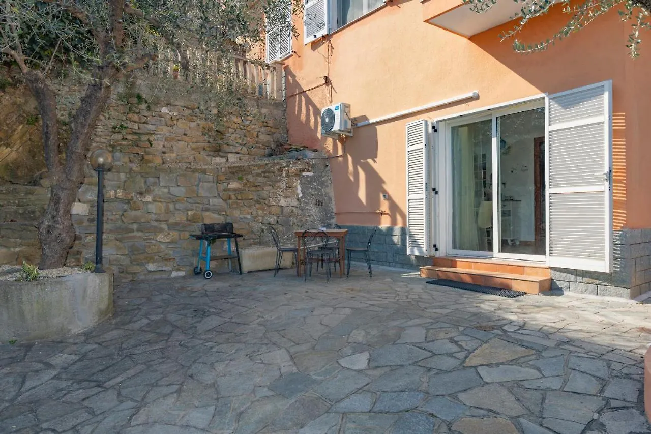 Appartamento indipendente in villa Sanremo